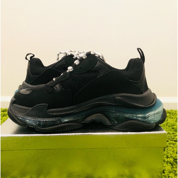 BALENCIAGA TRIPLE S SNEAKER 'TRIPLE BLACK' - Picture 4 of 10